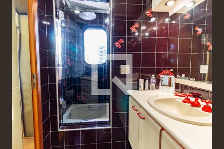 Apartamento à venda com 250m², 4 quartos e 3 vagasBanheiro da Suíte 3