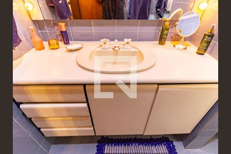 Apartamento à venda com 250m², 4 quartos e 3 vagasBanheiro da Suíte 2