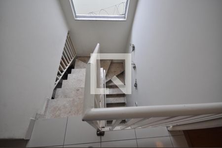 Casa à venda com 188m², 3 quartos e 4 vagasEscada