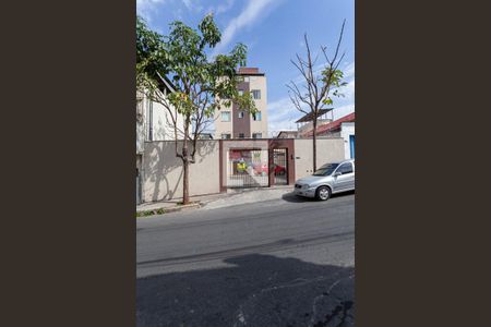 Apartamento para alugar com 77m², 2 quartos e 1 vaga Apartamento para alugar com 77m², 2 quartos e 1 vagaFachada