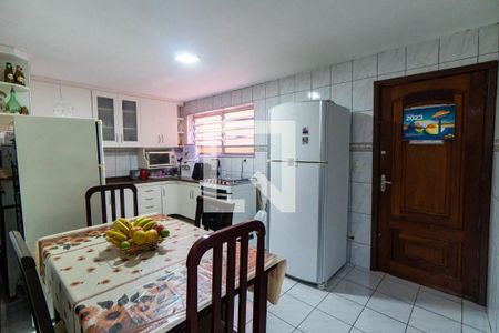 Casa à venda com 135m², 3 quartos e 3 vagas Casa à venda com 135m², 3 quartos e 3 vagasCozinha