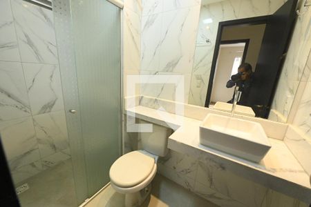 Banheiro de apartamento à venda com 2 quartos, 58m² em Jardim Leblon, Goiânia