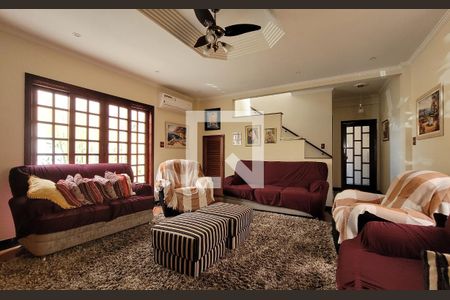 Sala de casa para alugar com 4 quartos, 500m² em Marapé, Santos