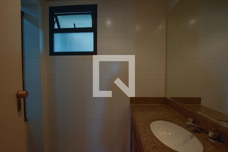 Apartamento à venda com 210m², 3 quartos e 3 vagasBanheiro da Suíte