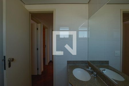 Apartamento à venda com 210m², 3 quartos e 3 vagasBanheiro 2