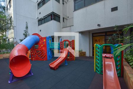 Apartamento à venda com 210m², 3 quartos e 3 vagasÁrea comum - Playground