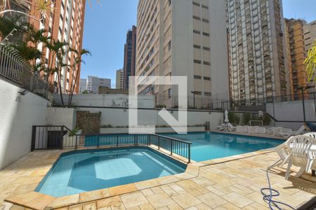 Apartamento à venda com 210m², 3 quartos e 3 vagasÁrea comum - Piscina