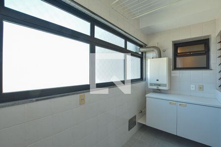 Apartamento à venda com 210m², 3 quartos e 3 vagasLavanderia