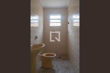 Banheiro 1 de casa à venda com 2 quartos, 150m² em Santa Teresinha, São Paulo