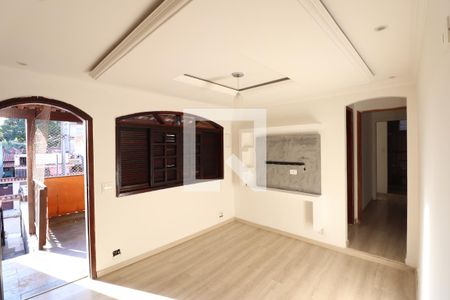 Sala de casa para alugar com 3 quartos, 65m² em Porto Novo, São Gonçalo