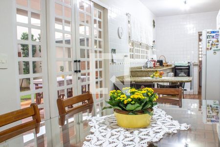 Casa à venda com 243m², 4 quartos e 3 vagas Casa à venda com 243m², 4 quartos e 3 vagasSala de Jantar