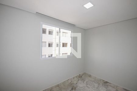 Quarto 1 de apartamento para alugar com 2 quartos, 42m² em Jardim Maria Duarte, São Paulo