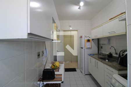 Apartamento à venda com 64m², 2 quartos e 1 vagaCozinha