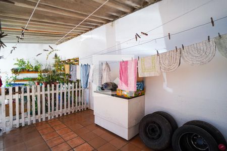 Casa para alugar com 234m², 3 quartos e 6 vagasQuintal