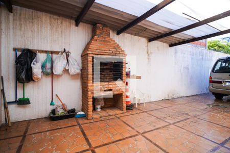 Casa para alugar com 234m², 3 quartos e 6 vagasQuintal