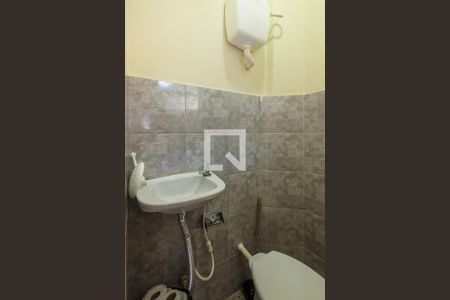 Apartamento para alugar com 74m², 2 quartos e sem vaga Apartamento para alugar com 74m², 2 quartos e sem vagaBanheiro de serviço