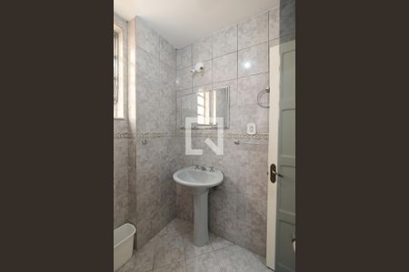Apartamento para alugar com 74m², 2 quartos e sem vaga Apartamento para alugar com 74m², 2 quartos e sem vagaBanheiro Corredor