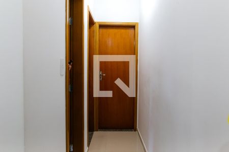 Corredor de apartamento para alugar com 2 quartos, 55m² em Jardim Vila Rica, Santo André
