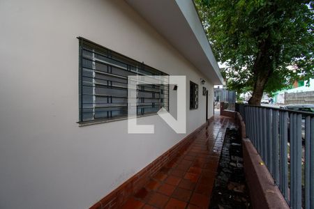 Casa à venda com 390m², 3 quartos e 3 vagas Casa à venda com 390m², 3 quartos e 3 vagasÁrea externa