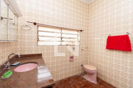 Casa à venda com 390m², 3 quartos e 3 vagas Casa à venda com 390m², 3 quartos e 3 vagasBanheiro Corredor