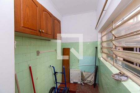 Casa à venda com 390m², 3 quartos e 3 vagas Casa à venda com 390m², 3 quartos e 3 vagasDepensa