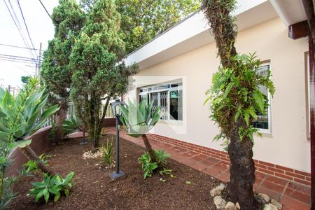 Casa à venda com 390m², 3 quartos e 3 vagas Casa à venda com 390m², 3 quartos e 3 vagasJardim