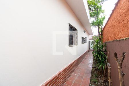 Casa à venda com 390m², 3 quartos e 3 vagas Casa à venda com 390m², 3 quartos e 3 vagasÁrea externa