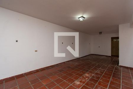 Casa à venda com 390m², 3 quartos e 3 vagas Casa à venda com 390m², 3 quartos e 3 vagasGaragem