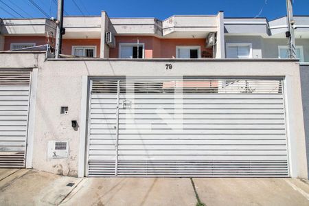 Casa à venda com 90m², 3 quartos e 2 vagasFachada 