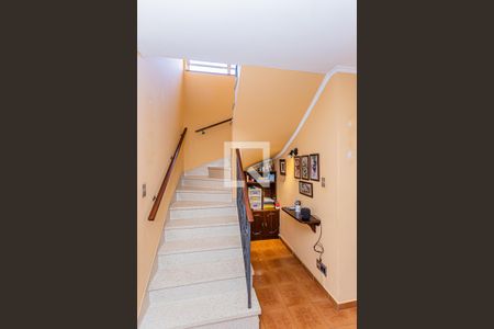 Casa à venda com 197m², 3 quartos e 4 vagasEscada