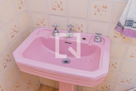 Casa à venda com 197m², 3 quartos e 4 vagasBanheiro de serviço