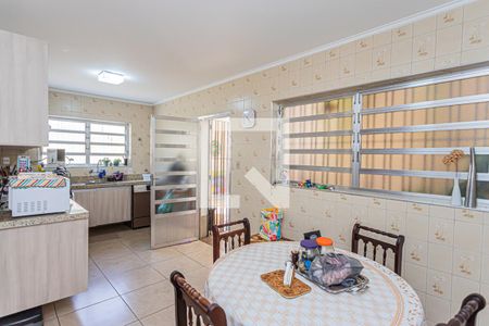 Casa à venda com 197m², 3 quartos e 4 vagasCozinha e copa