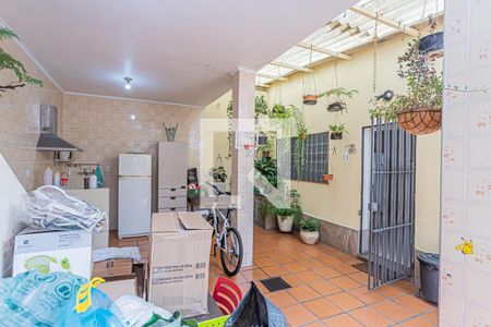 Casa à venda com 197m², 3 quartos e 4 vagasÁrea de serviço e quintal