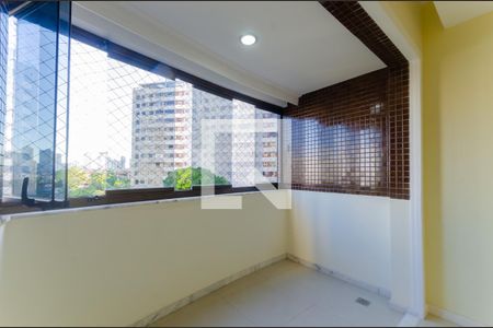 Varanda da sala de apartamento para alugar com 2 quartos, 77m² em Candeal, Salvador