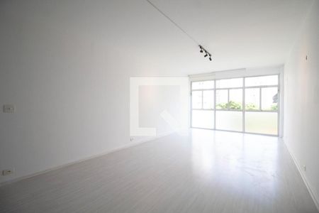 Apartamento para alugar com 131m², 3 quartos e 1 vaga Apartamento para alugar com 131m², 3 quartos e 1 vagaSala