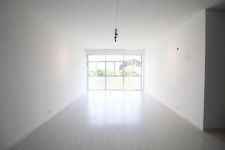 Apartamento para alugar com 131m², 3 quartos e 1 vaga Apartamento para alugar com 131m², 3 quartos e 1 vagaSala