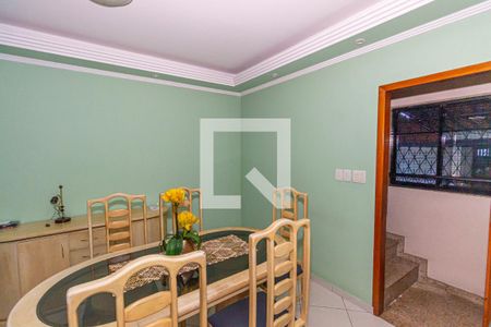 Sala de casa para alugar com 4 quartos, 200m² em Vila Kosmos, Rio de Janeiro