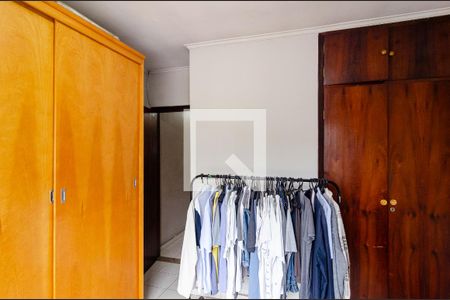 Casa à venda com 196m², 4 quartos e 2 vagas Casa à venda com 196m², 4 quartos e 2 vagasQuarto 2