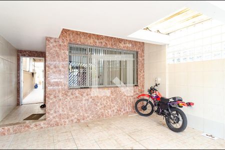 Casa à venda com 196m², 4 quartos e 2 vagas Casa à venda com 196m², 4 quartos e 2 vagasGaragem