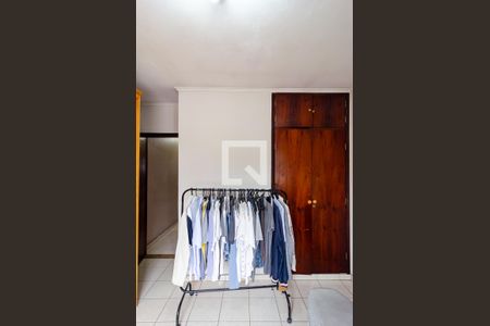 Casa à venda com 196m², 4 quartos e 2 vagas Casa à venda com 196m², 4 quartos e 2 vagasQuarto 2