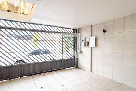 Casa à venda com 196m², 4 quartos e 2 vagas Casa à venda com 196m², 4 quartos e 2 vagasGaragem