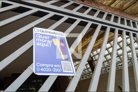 Casa à venda com 196m², 4 quartos e 2 vagas Casa à venda com 196m², 4 quartos e 2 vagasFachada