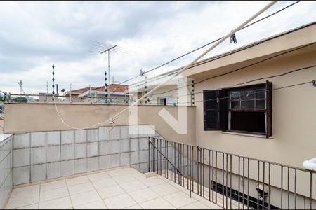 Casa à venda com 196m², 4 quartos e 2 vagas Casa à venda com 196m², 4 quartos e 2 vagasTerraço