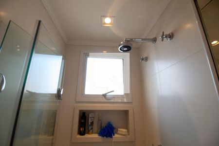 Banheiro de apartamento à venda com 2 quartos, 68m² em Vila Gertrudes, São Paulo