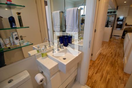 Banheiro de apartamento à venda com 2 quartos, 68m² em Vila Gertrudes, São Paulo