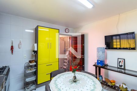Casa à venda com 116m², 3 quartos e 2 vagasCozinha 