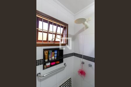 Casa à venda com 116m², 3 quartos e 2 vagasBanheiro 