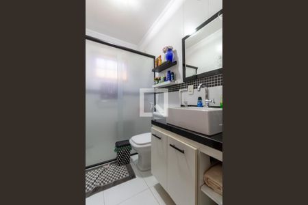 Casa à venda com 116m², 3 quartos e 2 vagasBanheiro 