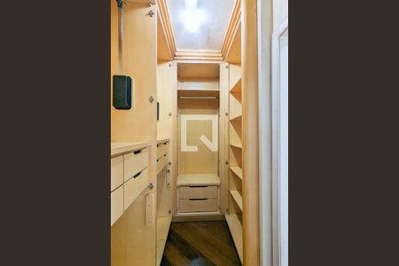 Apartamento à venda com 208m², 4 quartos e 1 vagaCloset da suíte 3