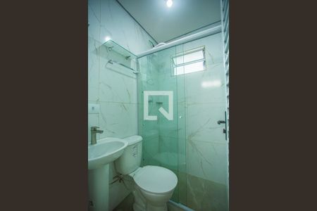 Banheiro de casa de condomínio para alugar com 1 quarto, 26m² em Parque Imperial, São Paulo